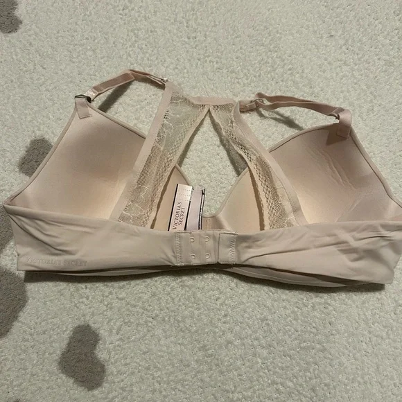 Victoria Secret Bra - Picture 3 of 4